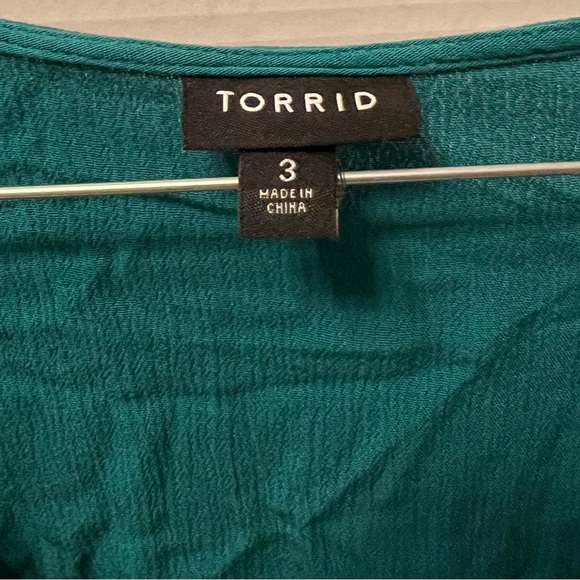 Torrid Size 3 Emerald Green Blouse - Picture 6 of 6